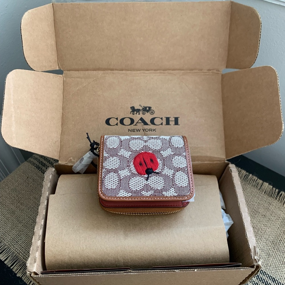 Coach Wallet 🐞